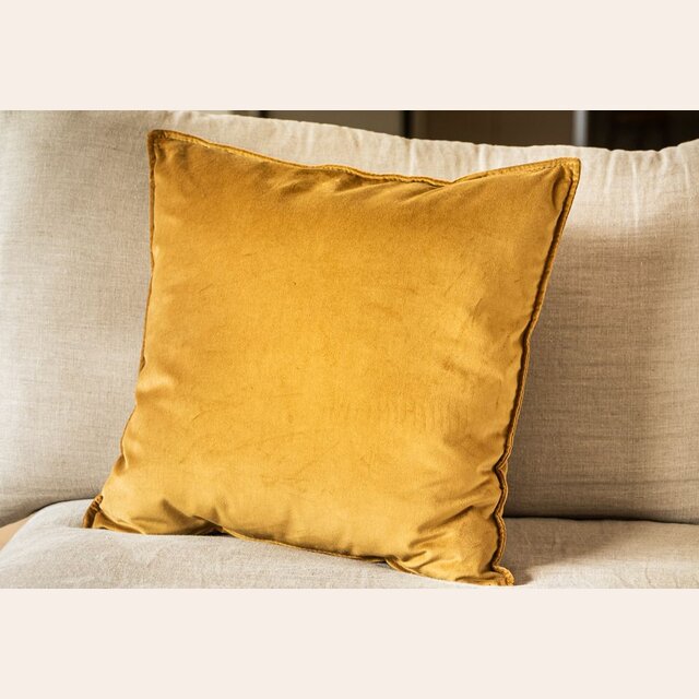 ALMOHADON TERCIOPELO ORO - 55 X 55 CMS